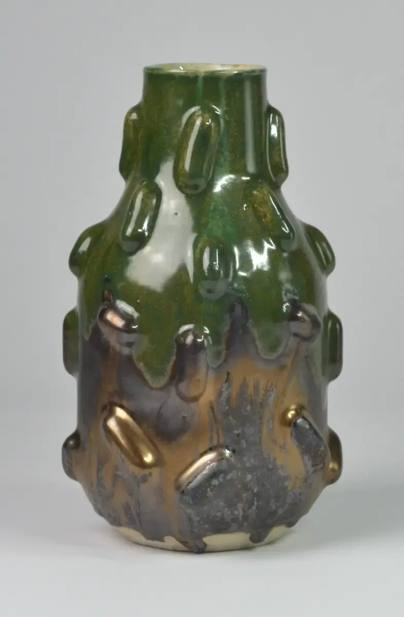 knobbly green